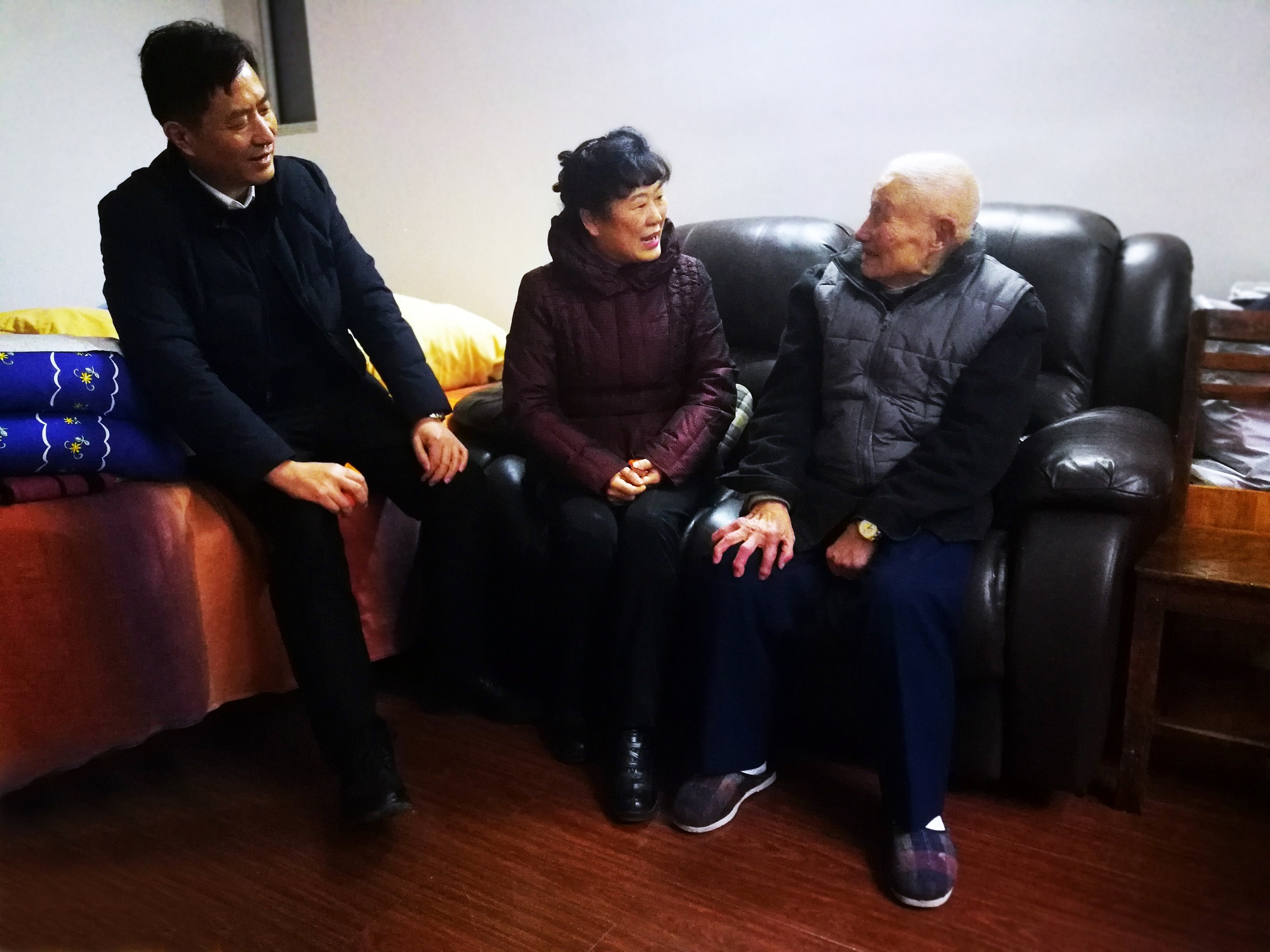 01.29 送温暖.jpg